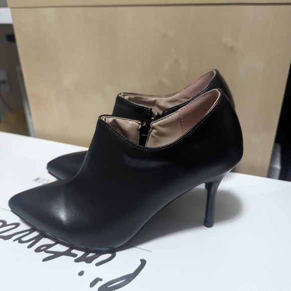 Jingpin Black Bootie - Picture 11 of 15